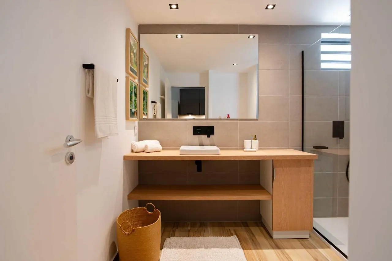 Large Studio With Beach And Pool In Orient Bay Apartment