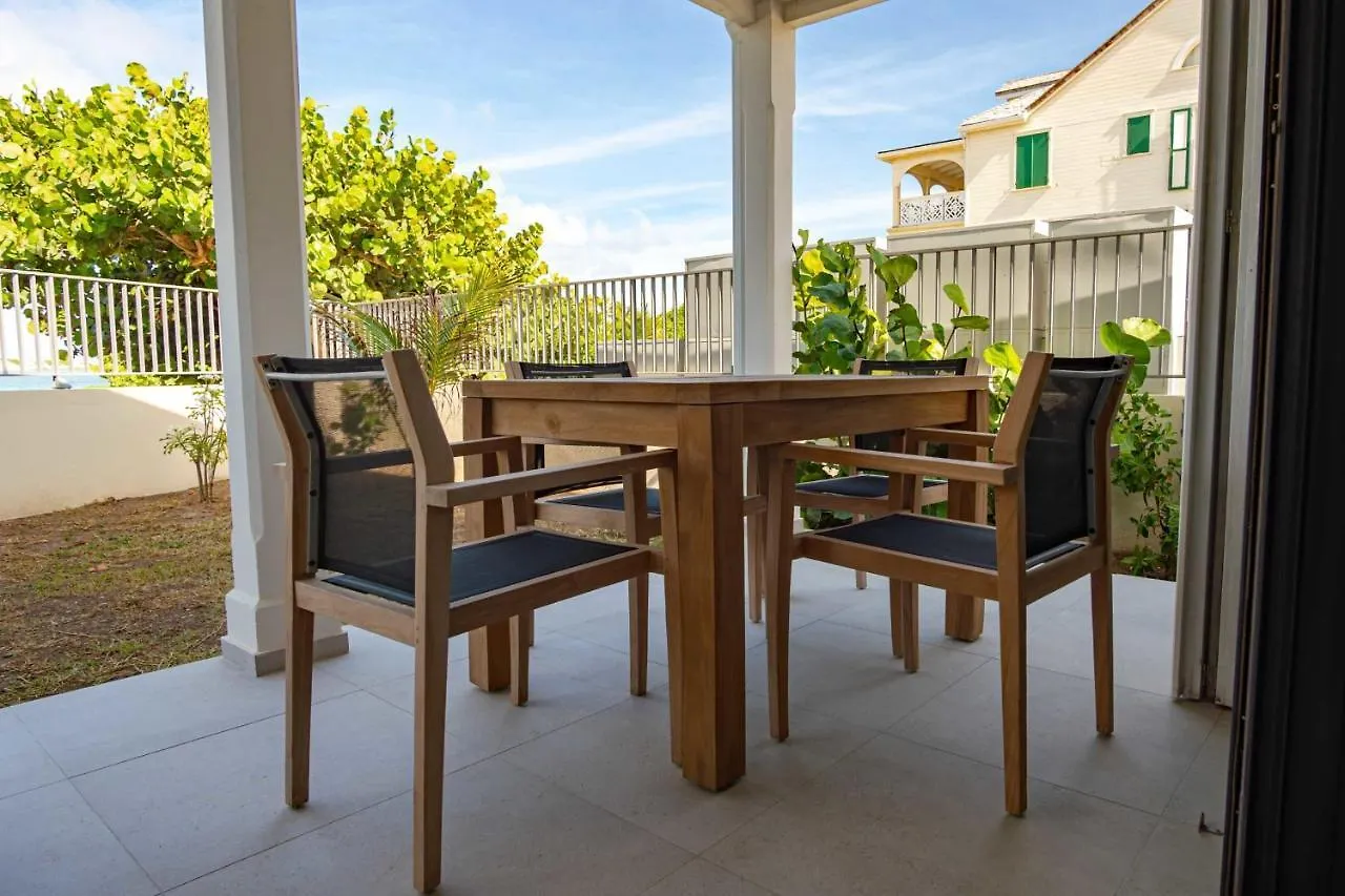Apartment Large Studio With Beach And Pool In Orient Bay