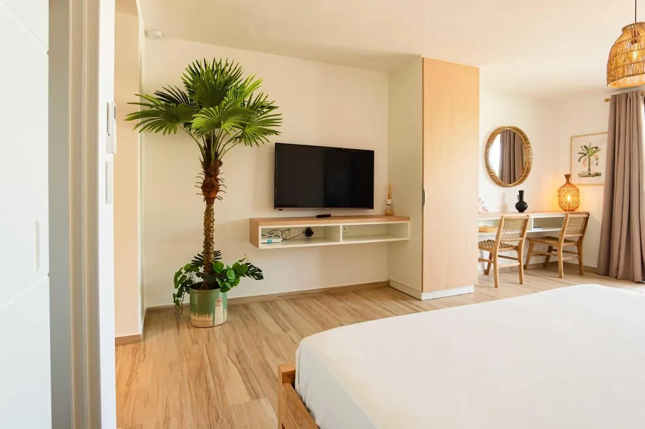 Large Studio With Beach And Pool In Orient Bay 0*,