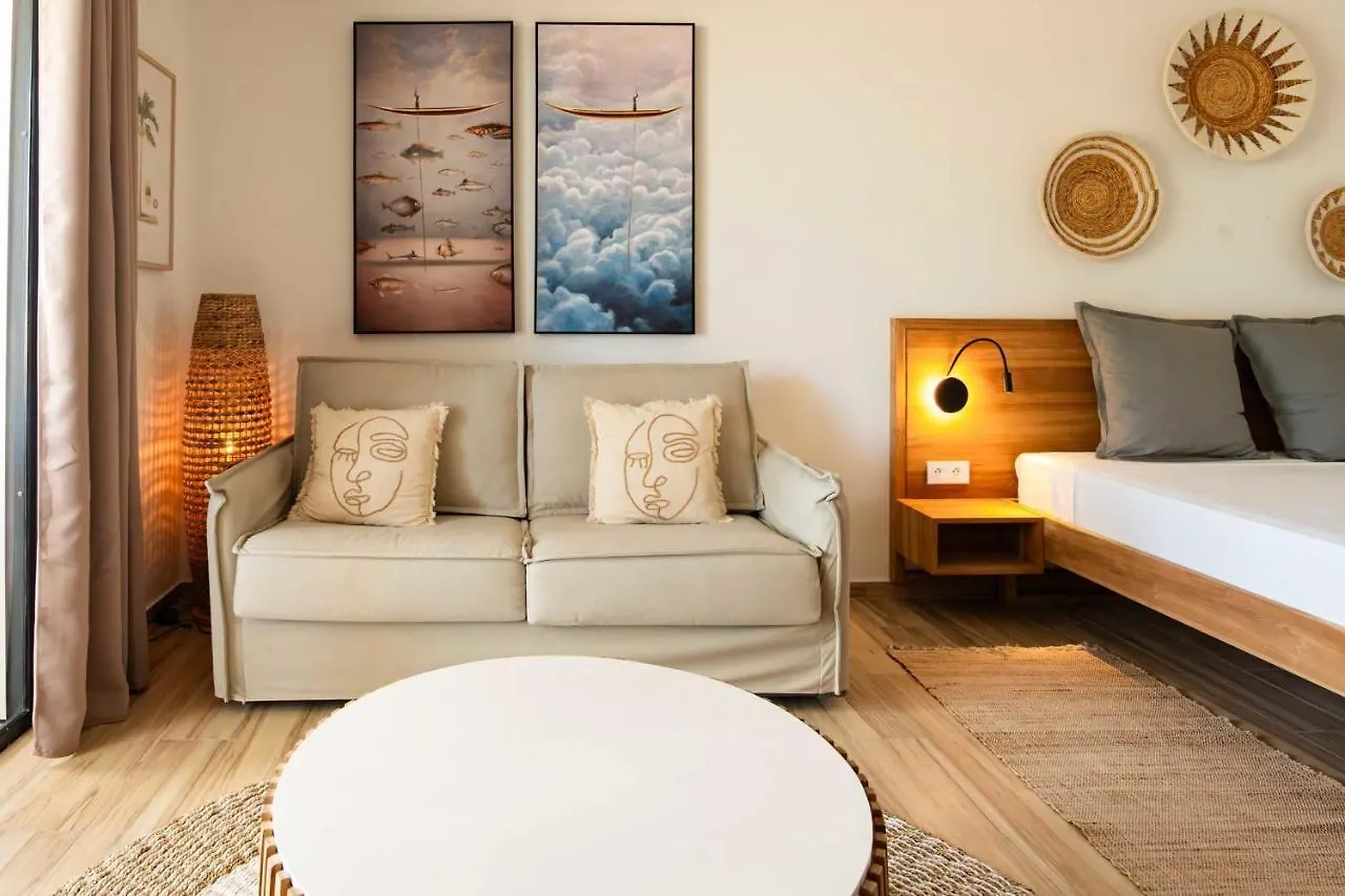 Apartment Large Studio With Beach And Pool In Orient Bay